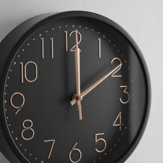 Reloj De Pared Moderno Negro Con Números Negro
