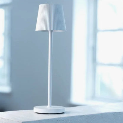 Lámpara Recargable LED – Altura Ajustable y Resistente al Agua