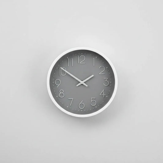 Reloj De Pared Moderno Negro Con Números Gris